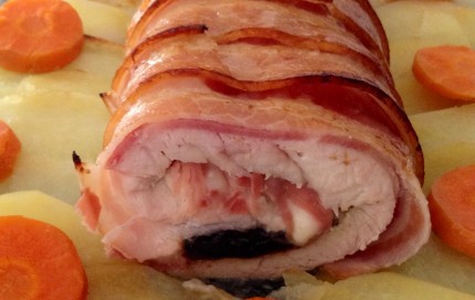 Pechugas de pollo rellenas envueltas en panceta pechugas rellenas envueltas en panceta