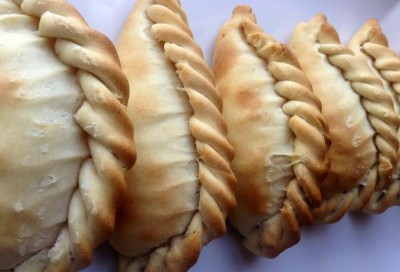 Empanadas de queso y cebolla empanadas