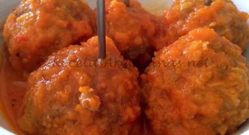 Albóndigas de Carne con salsa de tomate albondigas