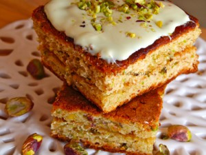 Brownie de chocolate blanco y pistachos,