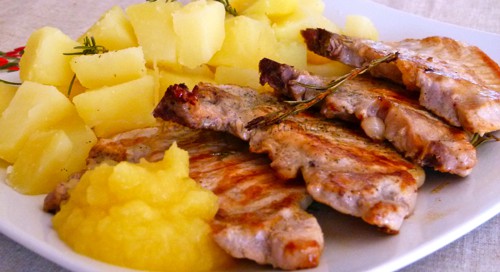 Costillitas de cerdo con puré de manzanas costillitas de cerdo manzanas