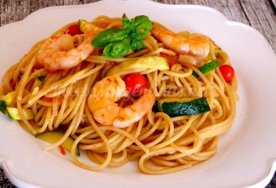 Pasta integral con verduras y langostinos pasta integral con verduras y langostinos