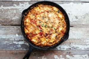 Tortilla italiana con remolacha y calabacín