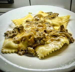 Raviolones caseros de molleja. De @GuerrilleroCulinario