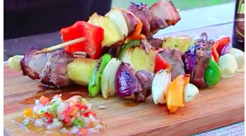 Brochette de cordero laqueada con Imperial Weissbier. (parrilla TROMEN a leña) Brochette de cordero