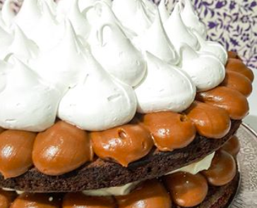 Torta Doble brownie, Dulce de leche y merengue