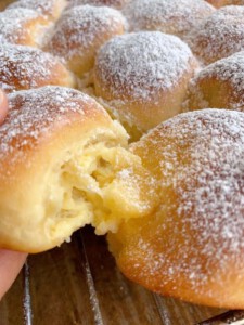 mini pancitos rellenos de crema pastelera 1