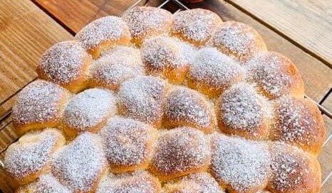 Mini Pancitos rellenos de crema pastelera mini pancitos rellenos de crema pastelera