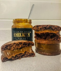 Alfajores rellenos de dulce de leche